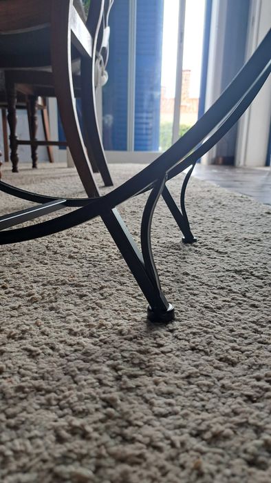 Suporte para lenha. Aço preto e redondo. Acessório de lareira.