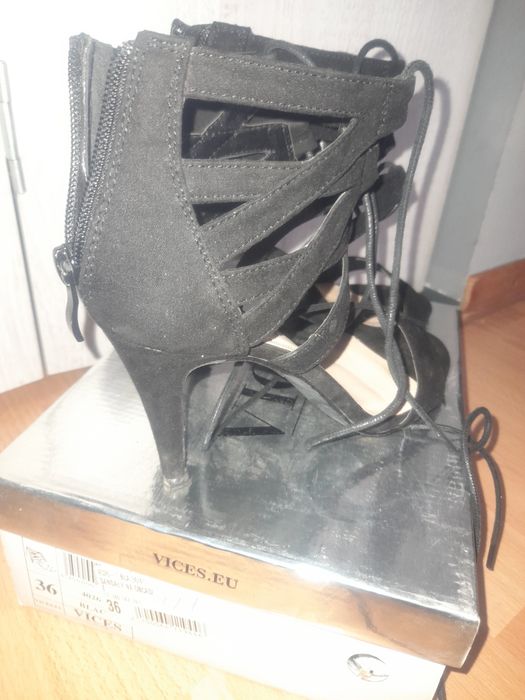 Sandały wysokie 36