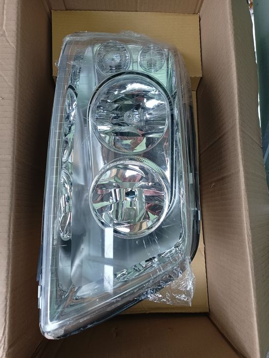 VW T5 Transporter Multivan lampa prawa NOWA