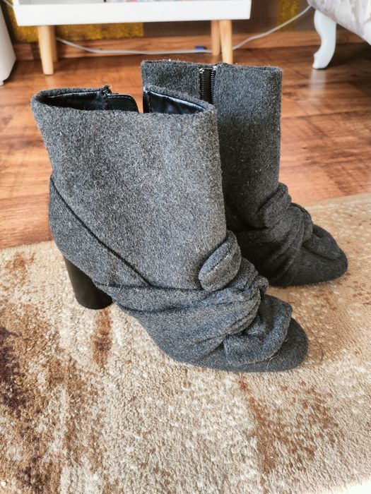 Nowe botki buty Zara na słupku szare ciepłe