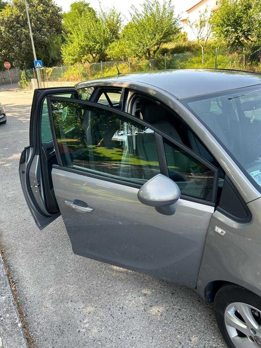 Vendo Opel Meriva em excelente estado