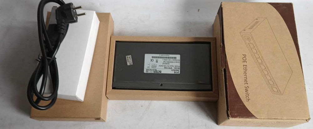 Switch Internec SPE118D PoE 8+1 10/100