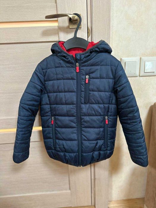 Курточка деми на мальчика 5-7 лет