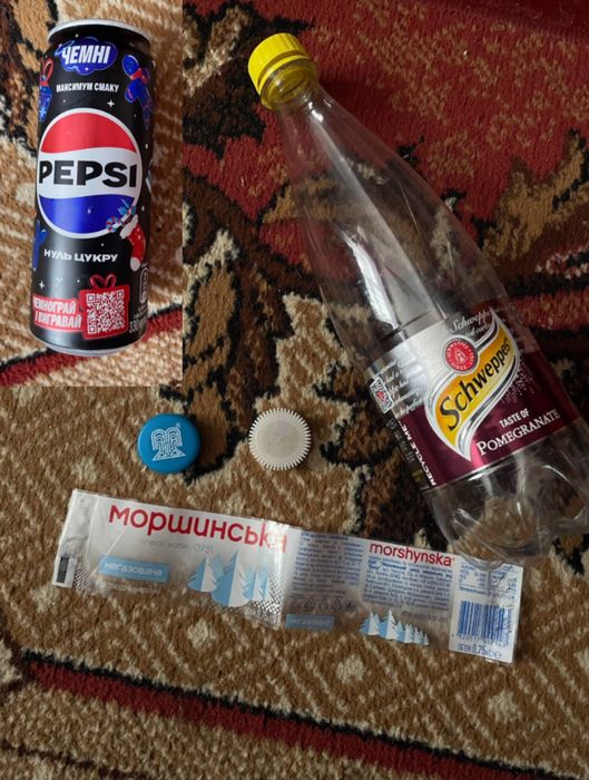 Баночки стакани пляшки від напоїв для колекції