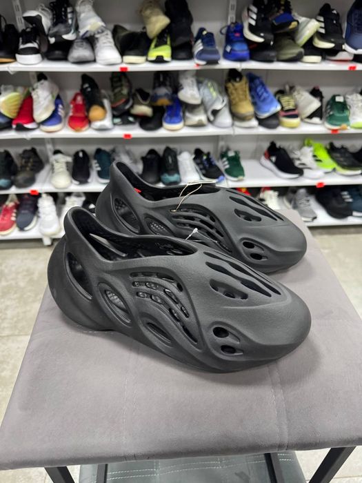 ОРИГІНАЛ 100% Кросівки Тапочки чоловічі Adidas Yeezy Foam Runner Black HP8739 46