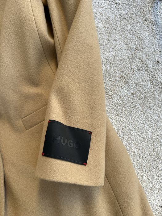 Płaszcz beżowy Hugo Boss wełna dziewicza