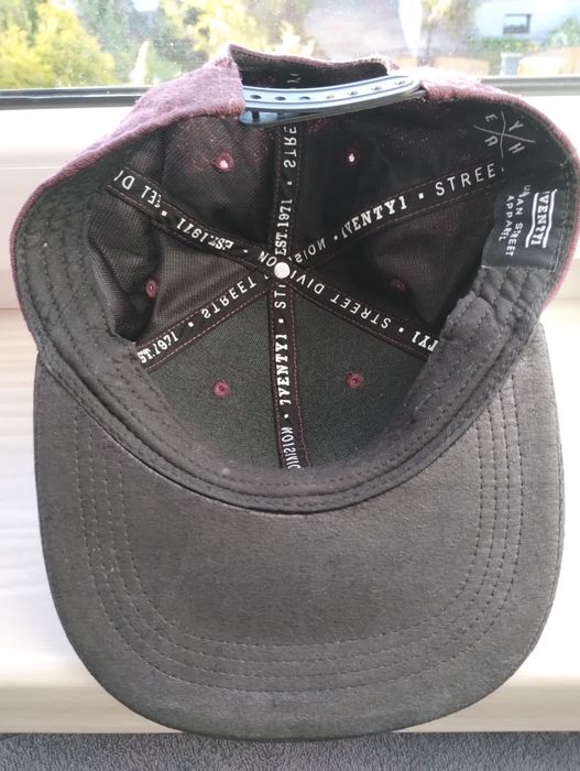 Czapka z daszkiem orginalna nowa