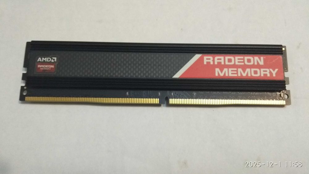 Оперативная память DDR4 16GB AMD Radeon Memory 3000MHz CL16