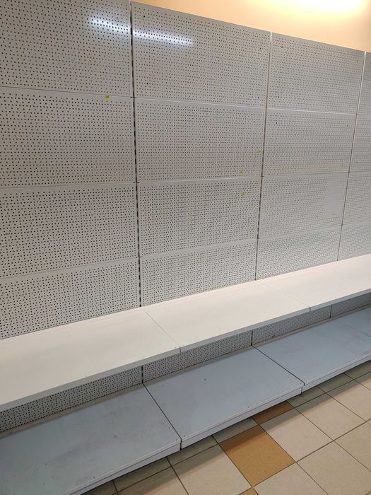 Торговий стелаж перфорований б в, стенд стелаж перфорація б в