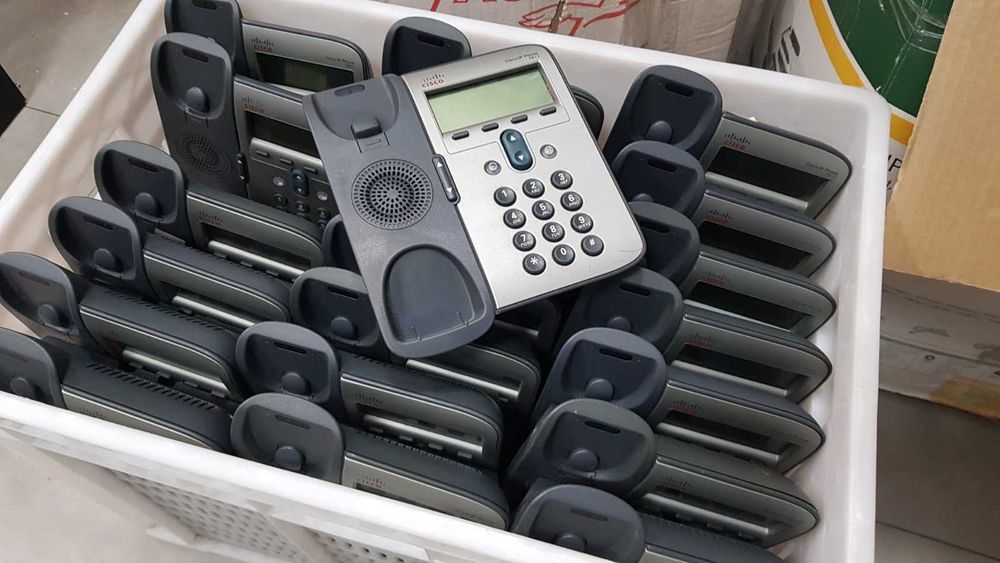 IP телефон Cisco IP Phone 7911  є велика кількість