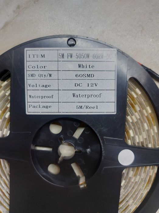 Лента светодиодная 12вольт на 3м скотче