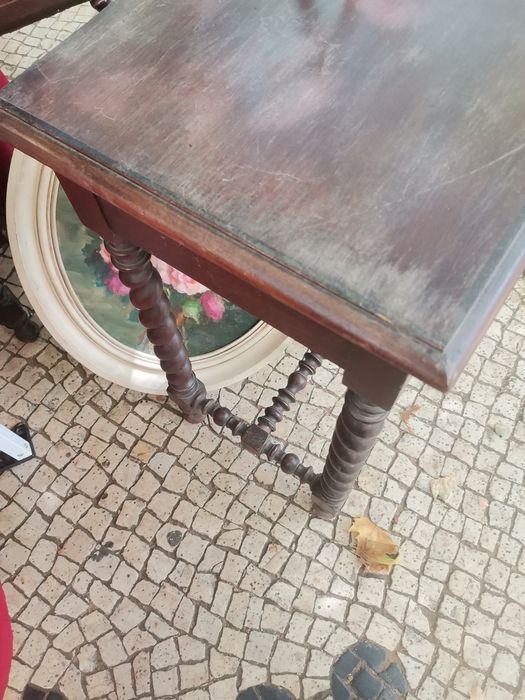 2 mesas de cabeceira
