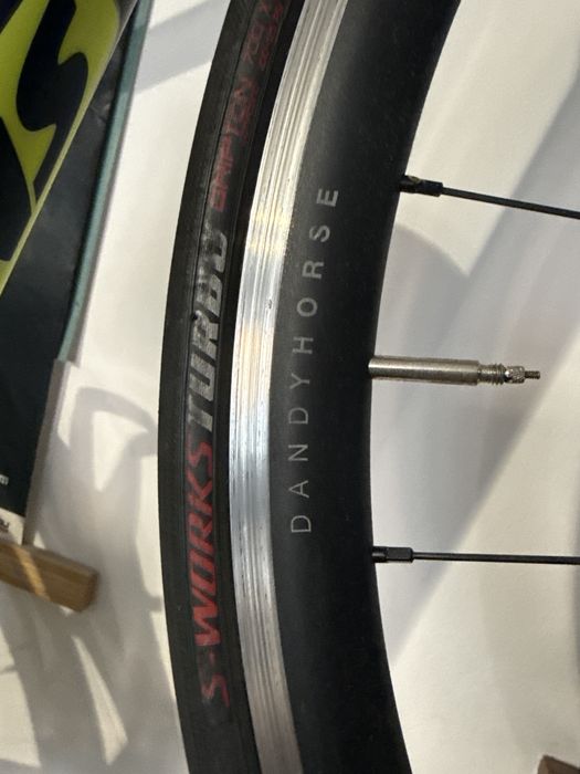 Rower szosowy Stevens Izoard, Dandyhorse koła, Bontrager siodlo