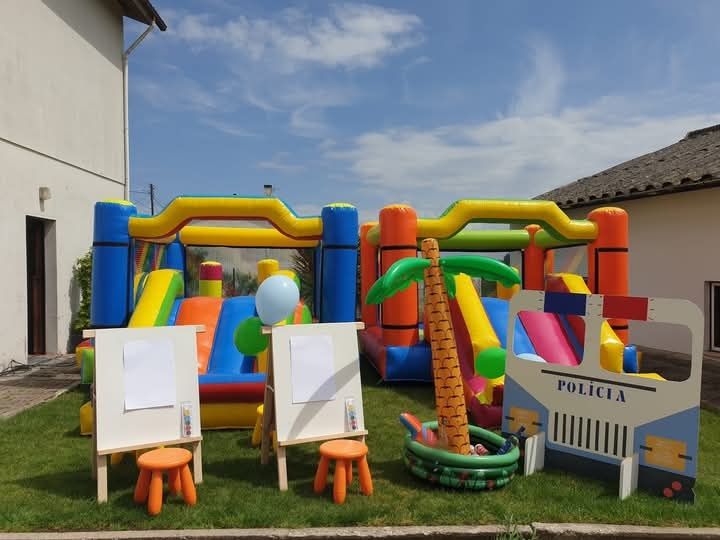 Festa infantil com insuflável