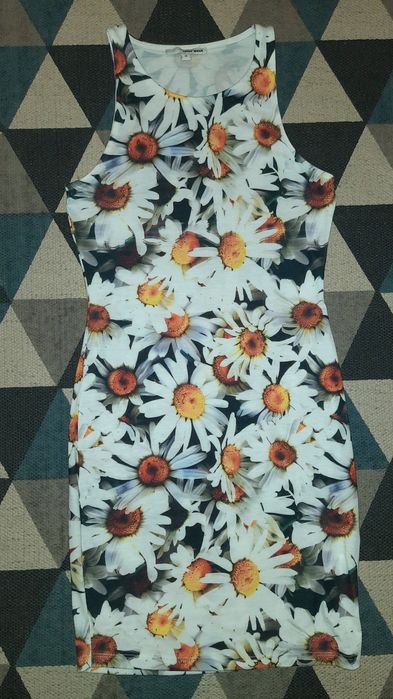 Sukienka w stokrotki Tally Weijl r. 38