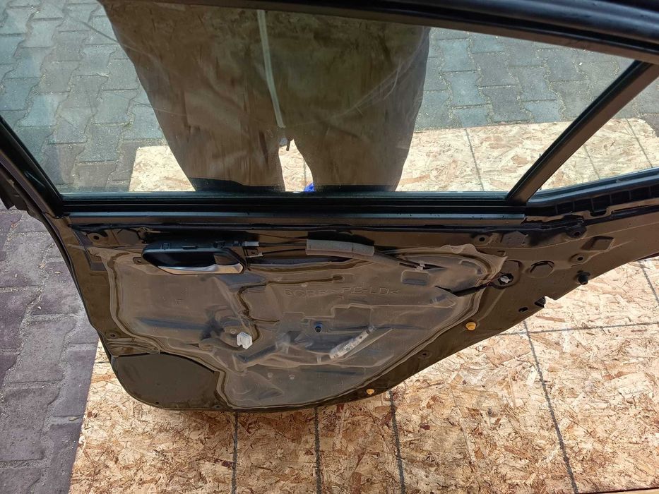 Nissan Altima 2019- Drzwi Lewe Tył KPL