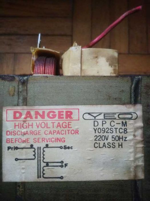 Duży transformator  DPCM Y092STC8