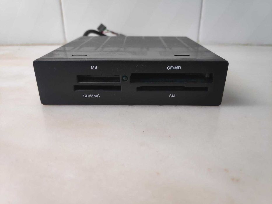 Leitor de Cartões de Memória Interno