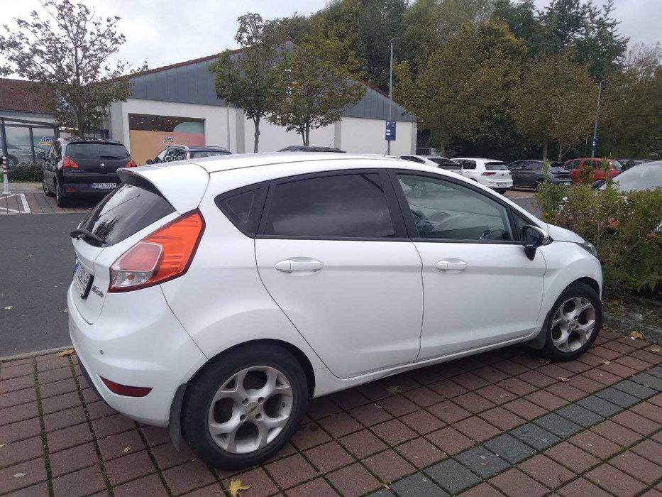 Ford Fiesta Мк7 турбодизель1.5TDCI 2013г 110 тыс  Механика