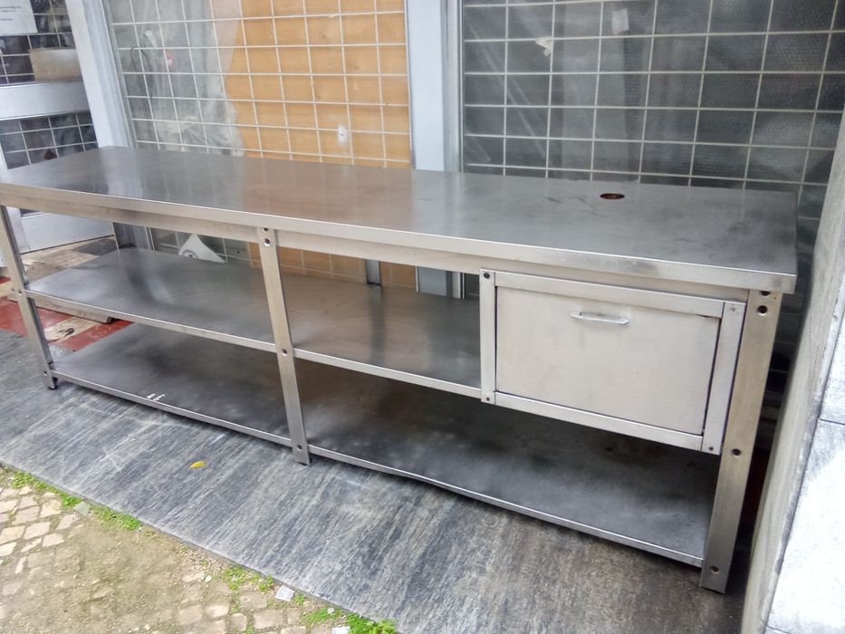 Bancada em inox para máquina de café