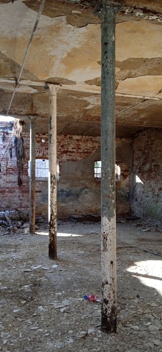 Słupy podpory żeliwne