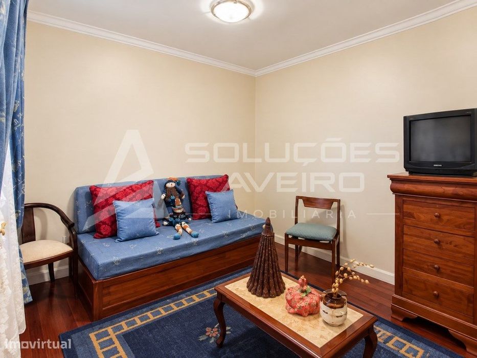 Moradia T4+1 | Piscina Coberta | Ginásio | Dois Lotes Urbanos | Cen...