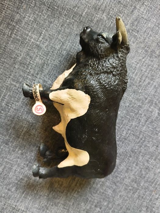 Starsza figurka byka firmy Schleich 1992 rok