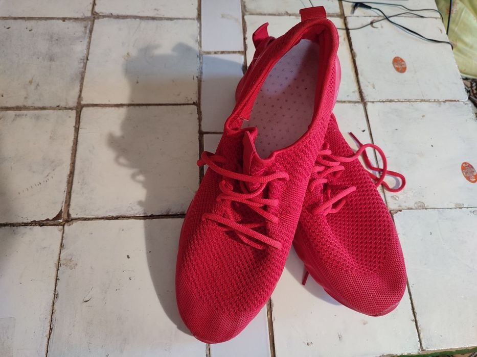 Кроссовки летние