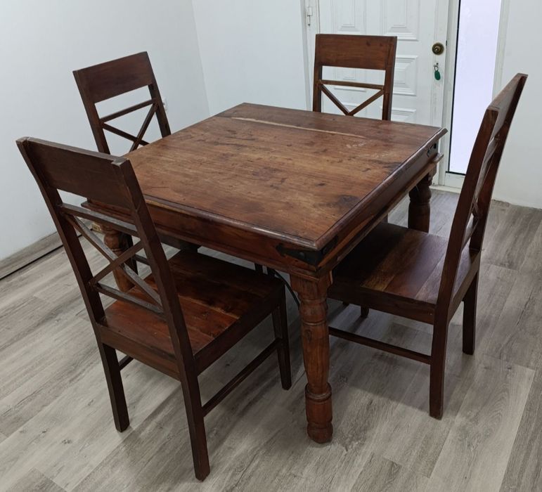 Mesa, de madeira maciça, rústica, tropical com 4 cadeiras