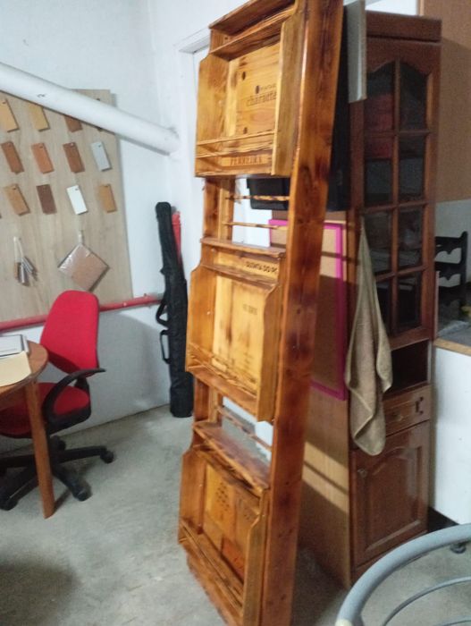 Garrafeira em Madeira nova