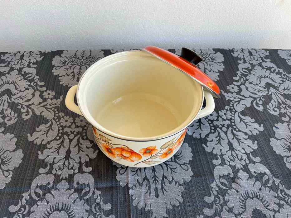 Trem de Cozinha em EMALTE - Pouca Utilização