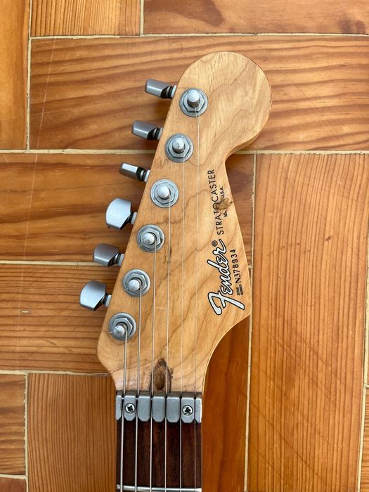 Fender Strat Deluxe with Rosewood Fretboard Olympic WHITE