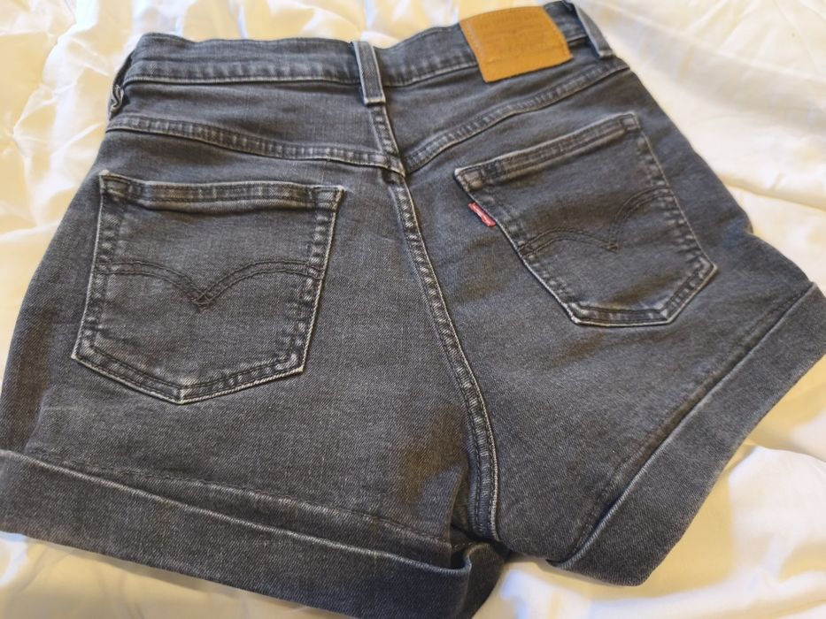 Calções da Levis tamanho 34 cinta subida