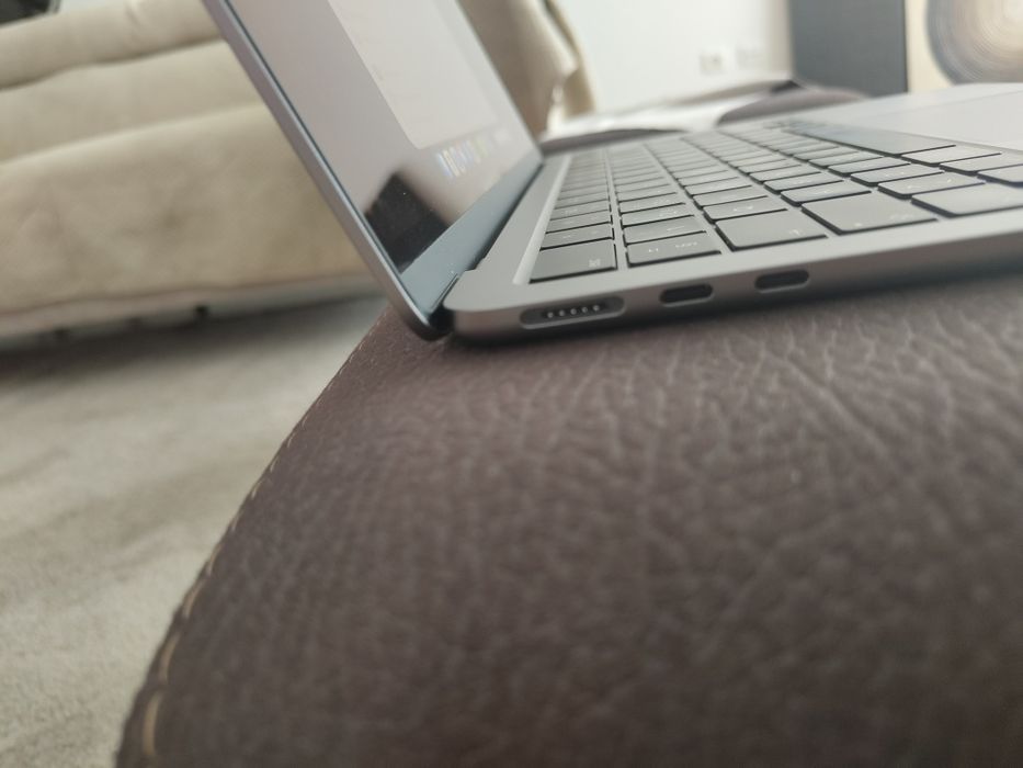 Macbook air M3 | 16 GB Ram & 256 GB Disco