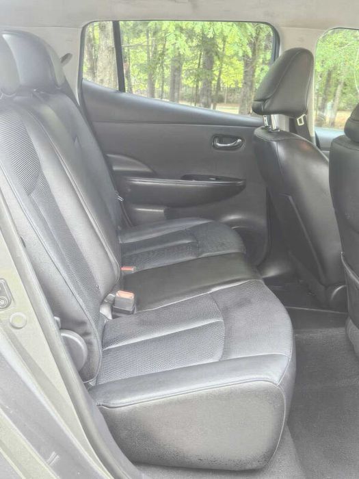 Nissan LEAF      2015