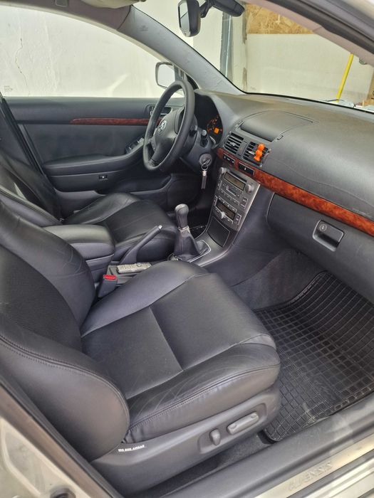 Toyota Avensis T25 — photo 4