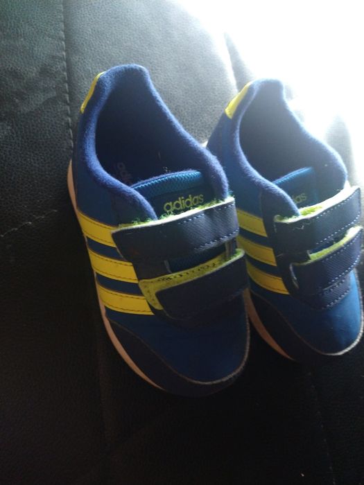 Buciki adidas r.22/23 jak nowe