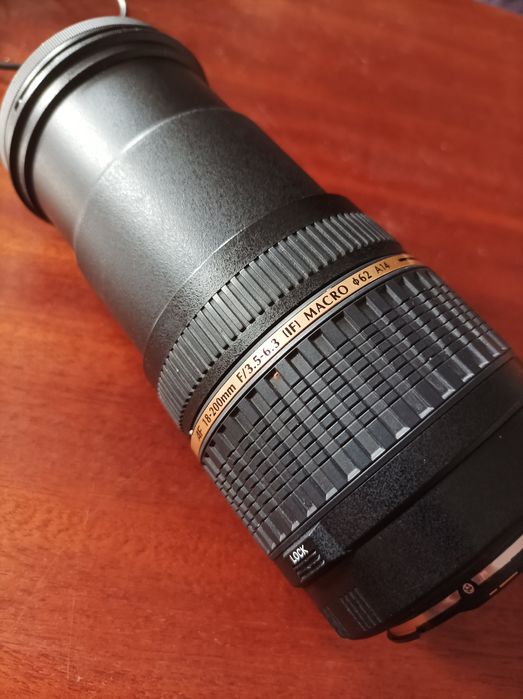 Продам об'єктив Tamron.