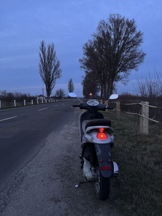Продам скутер piaggio liberty 4t на оригинальних деталях