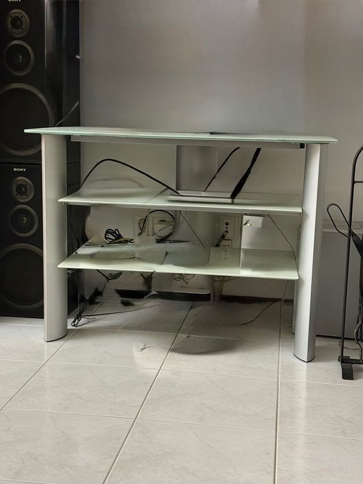Mesa TV c/ prateleiras em vidro