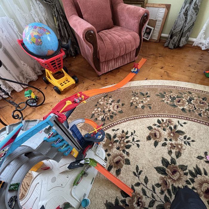 Гараж хотвілс , hot wheels, ігровий набір-автотрек «Легендарний гараж» (Hot Wheels Ultimate Garage), парковка