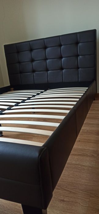 Cama couro com estrado64285526576769120