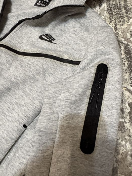Tech fleece grey M