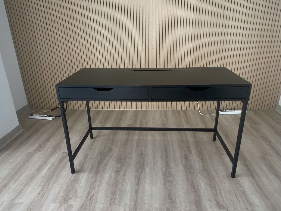 Secretaria com gavetas IKEA