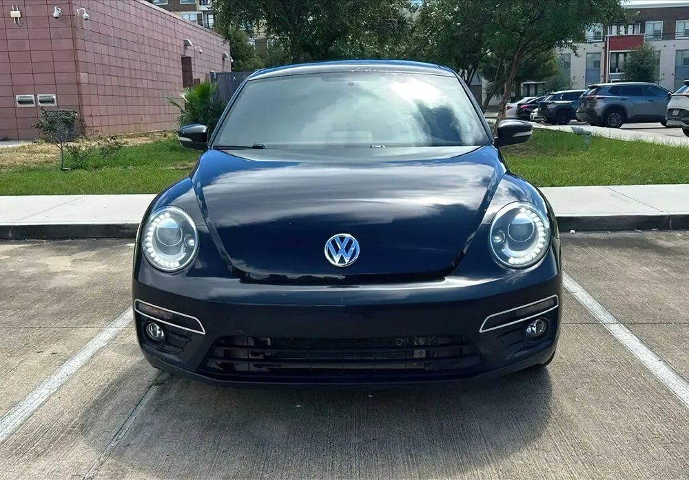 Volkswagen Beetle      2014