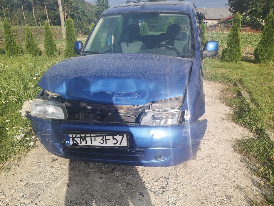 Citroen Berlingo 1.6 lpg-bezyna po kolizji