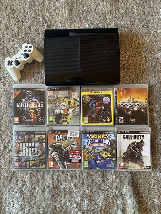 PS3 Slim com jogos + comandos