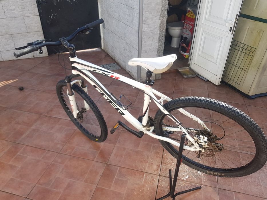 Bicicleta roda 26 travão de disco á frente e atrás impecável