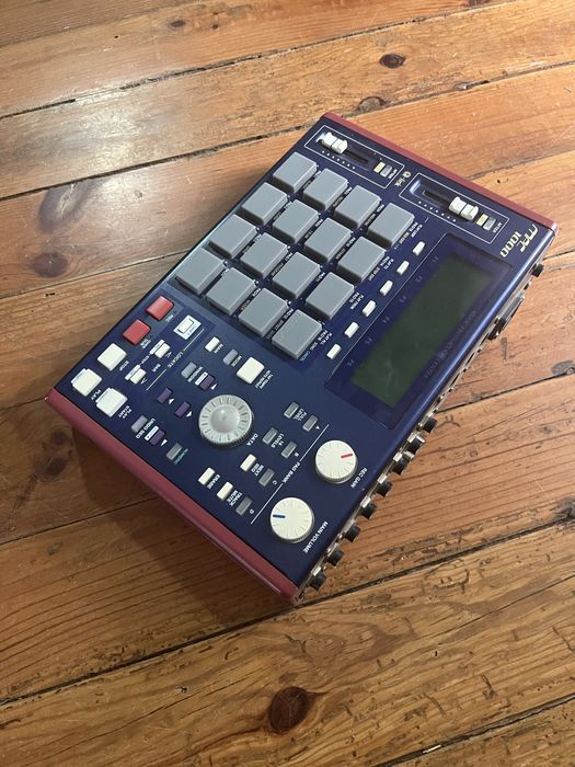 Akai MPC 1000 (Upgraded)