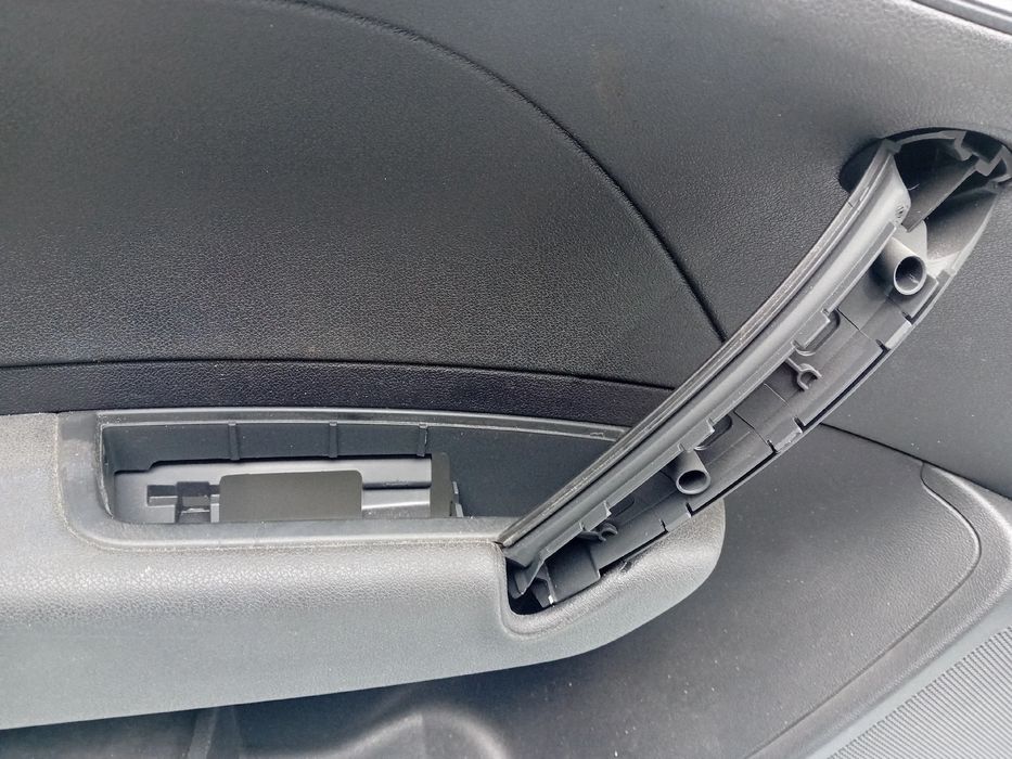 Forra porta / quartela frente esquerda AUDI A1 Sportback (8XA, 8XF)